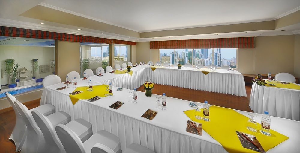 Al Safir Hotel Манама Экстерьер фото